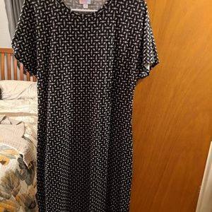 Lularoe Maria Medium Black and White